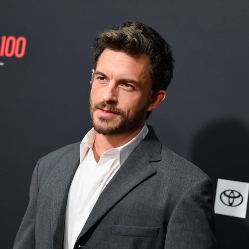 People | O Jonathan Bailey είναι ο πιο σέξι άνδρας για το 2025