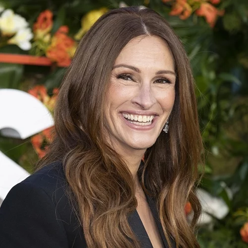 Η Julia Roberts υιοθέτησε το κούρεμα που επιστρέφει δυναμικά στη μόδα