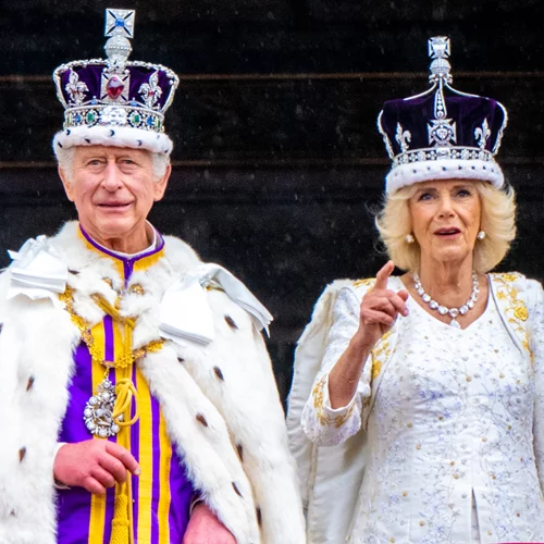 Οι τρεις λέξεις που ψιθύρισε ο βασιλιάς Κάρολος στο γιο του, William, κατά τη στέψη του