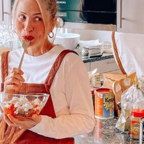 Μαρία Ηλιάκη | Ποζάρει με πιο φουσκωμένη κοιλίτσα από ποτέ φορώντας το τέλειο outfit για εγκυμονούσες