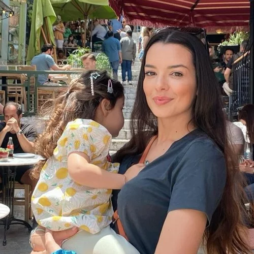 Η cool απάντηση της Νικολέττας Ράλλη σε follower που τη ρώτησε για τα κιλά της