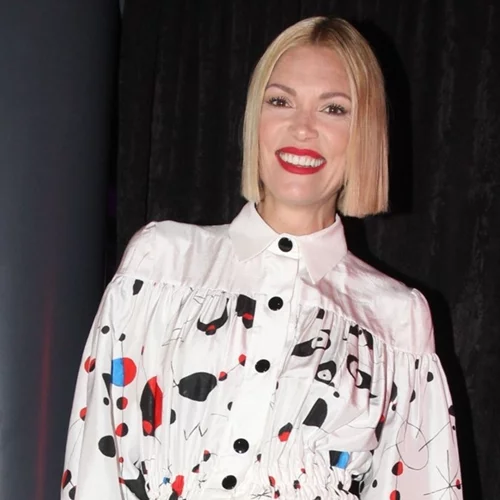 Η Βίκυ Καγιά με μαγιό ελληνικού brand στο Φεστιβάλ Καννών