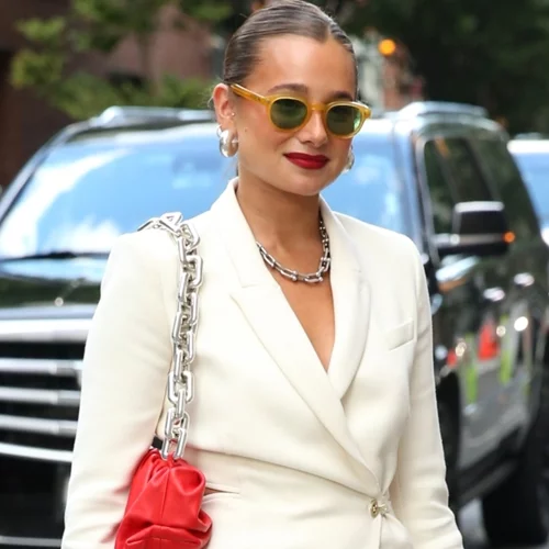 Αυτό είναι το blazer - φόρεμα από τη Zara που λατρεύουν οι fashionistas