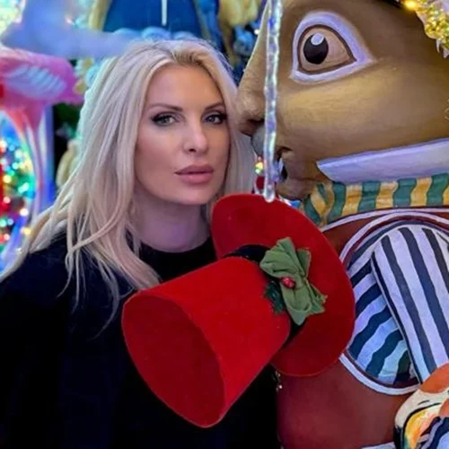 Σαν ζευγαράκι εφήβων | Η τρυφερή αγκαλιά της Ελένης Μενεγάκη και του Μάκη Παντζόπουλου