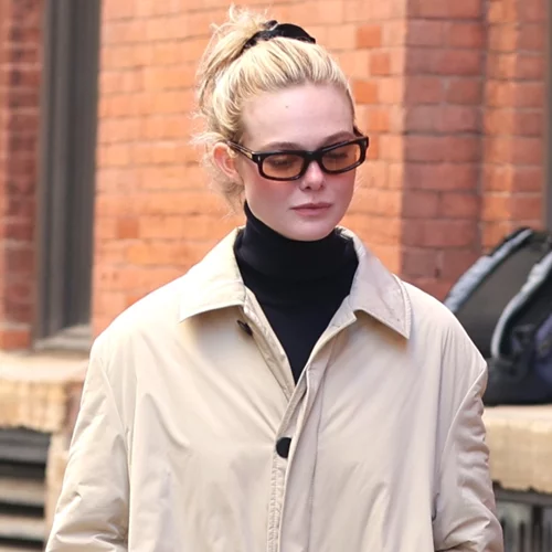 Ξέχνα τα skinny jeans | Αυτό είναι το denim παντελόνι που πρωταγωνιστεί το 2024