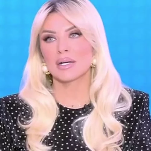 Κατερίνα Καινούργιου: "Έχουν αρχίσει τα δαχτυλίδια και δεν μου μπαίνουν. Πρήζονται όλα!"