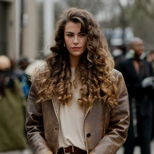 Πώς να φορέσεις με στιλ το τζιν σου | Οι ενημερωμένες fashionistas προτείνουν