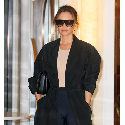 H Victoria Beckham εξηγεί γιατί αρνήθηκε να φορέσει φόρμες στη διάρκεια της καραντίνας