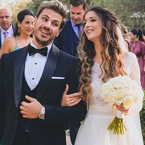 Άκης Πετρετζίκης | Το σχόλιο του Λεωνίδα Κουτσόπουλου στις φωτογραφίες του γάμου του