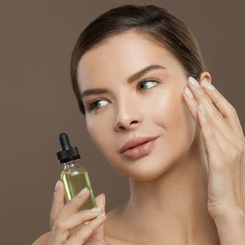 5 έλαια προσώπου που χαρίζουν αποτέλεσμα λίφτινγκ