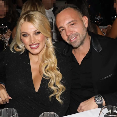 Κωνσταντίνα Σπυροπούλου & Βασίλης Σταθοκωστόπουλος | Φωτογραφίζονται με τα μαγιό τους στην πιο τρυφερή τους φωτογραφία