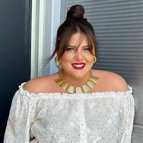 Η Δανάη Μπάρκα φόρεσε το πιο κοριτσίστικο ταγιέρ | Το έξυπνο styling tip που ακολούθησε