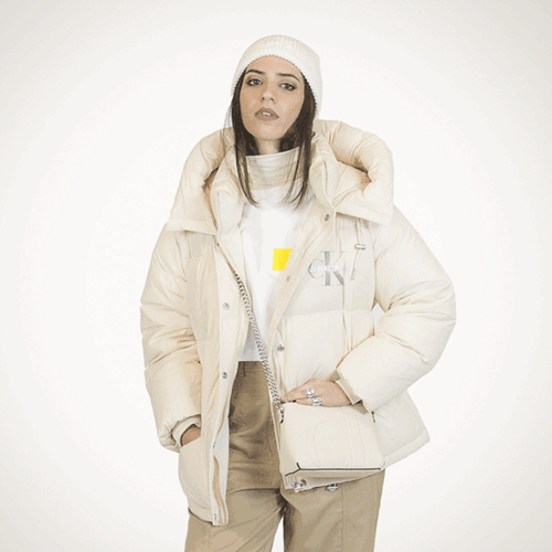 Nude Jacket | Η τάση που λατρεύουν οι πιο κομψές γυναίκες