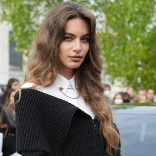 Το σεμιζιέ φόρεμα από τη Massimo Dutti είναι η επιτομή της κομψότητας