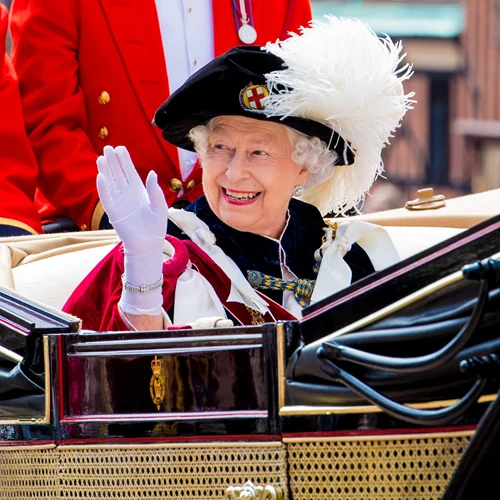 Βασίλισσα Ελισάβετ | Δεν έγινε καμιά αναφορά στον θάνατό της στα βραβεία Emmy και το Twitter δεν το άφησε ασχολίαστο