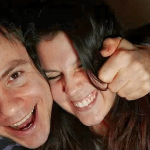 Ηλέκτρα Αστέρη | Ο Ευτύχης Μπλέτσας τη φωτογραφίζει με φουσκωμένη κοιλίτσα