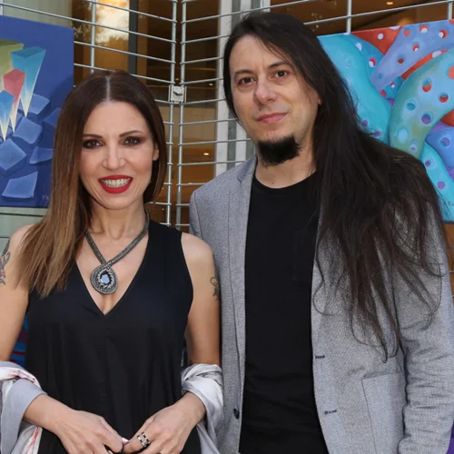 Ευρυδίκη | Με μαύρο maxi φόρεμα σε σπάνια έξοδο με τον σύζυγό της