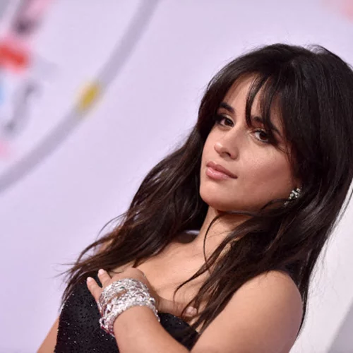 Το μικρό beauty trick της Camila Cabello για μεγαλύτερα μάτια και πιο φωτεινό βλέμμα