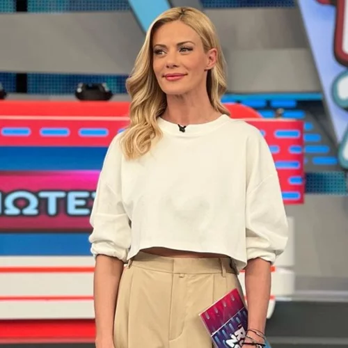 Ζέτα Μακρυπούλια | Το Barbie look που επέλεξε για την πρεμιέρα του Rouk Zouk