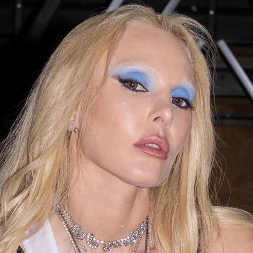 Εκκεντρική η Τάμτα | Το τολμηρό look της στα MAD VMAs