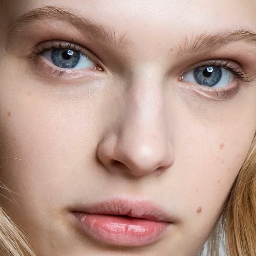 8 κρέμες ματιών με καφεΐνη που "ξυπνούν" το βλέμμα όπως ένας espresso