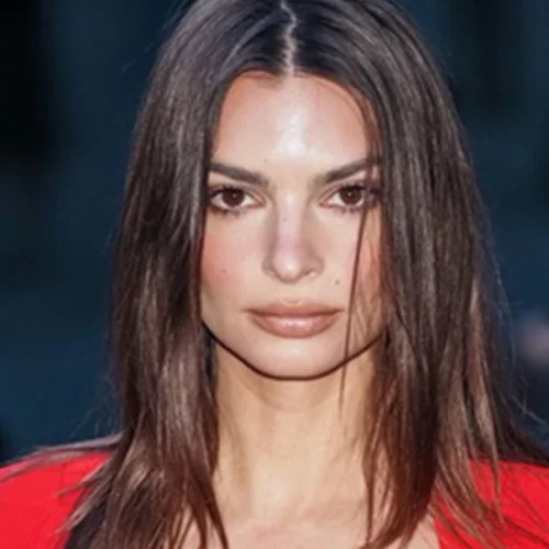Emily Ratajkowski | Το πάρτι-έκπληξη που διοργάνωσαν οι φίλες της