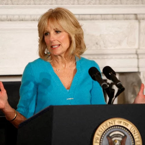 Jill Biden | Η απίστευτη φάρσα που έκανε σε δημοσιογράφους