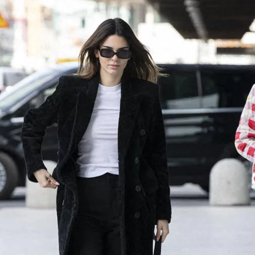 H Kendall Jenner με (πολύ) μακριά μαλλιά είναι άλλος άνθρωπος