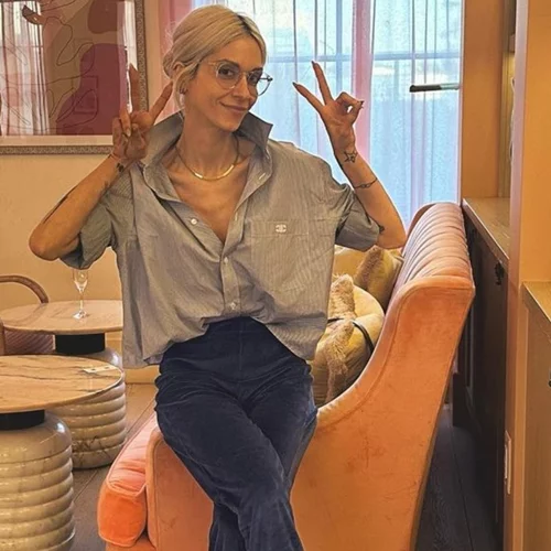 Σοφία Καρβέλα | Αυτό είναι το χρώμα που πρωταγωνιστεί στις ανοιξιάτικες εμφανίσεις της