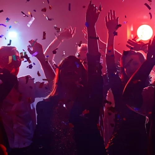 Nights out contest: Κέρδισε πρόσκληση για τo Best After Office Event x Schweppes - το hot party στο Nice n' Easy στον Πειραιά