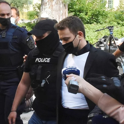 Γλυκά Νερά | Αίτημα συνεπιμέλειας καταθέτει ο συζυγοκτόνος - Και οι δύο οικογένειες ζητούν τη μικρή Λυδία