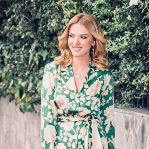 Βάσω Λασκαράκη | Φωτογραφίζει την Εύα της με τις φίλες της και περνάει ένα δυνατό μήνυμα