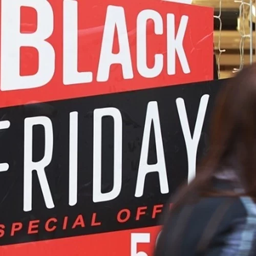 Black Friday - Από τις ουρές στα καταστήματα στο αόρατο ψηφιακό οικοσύστημα που τη στηρίζει