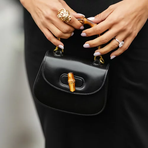 Με αυτό το μανικιούρ θα πάθουν εμμονή οι πιο chic γυναίκες φέτος το καλοκαίρι