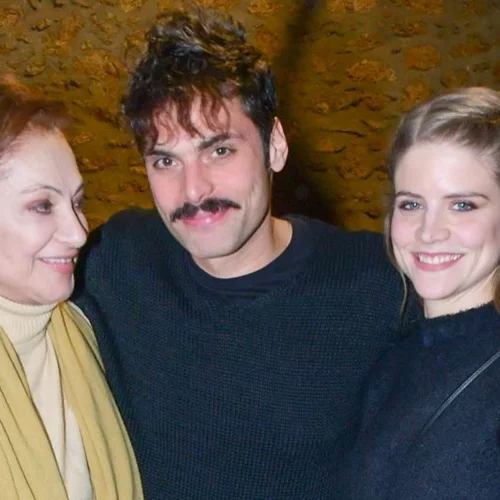 Φιλαρέτη Κομνηνού | Με τη νύφη της, Δανάη Μιχαλάκη στη συναυλία των Coldplay