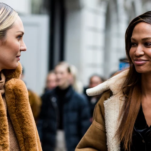 Ποιος είναι ο ιδανικός φθινοπωρινός στιλιστικός συνδυασμός που φοράνε όλες οι fashionistas;