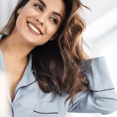 Πώς να μην φριζάρουν τα μαλλιά μου; Το κόλπο με το οδοντικό νήμα που έγινε viral