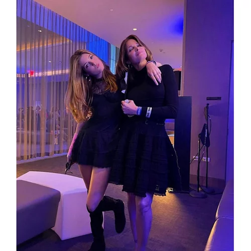 Lily Brant | Η 17χρονη κόρη της Stephanie Seymour μοιάζει σα να είναι κλώνος της