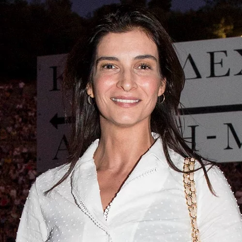 Αντιγόνη Κουλουκάκου | Φόρεσε το versatile overshirt που πρέπει οπωσδήποτε να έχεις στη συλλογή σου