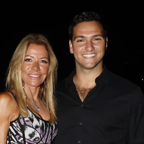 Μαριάννα Λάτση | Σπάνια εμφάνιση με τον κούκλο 23χρονο γιο της, Φίλιππο Κούρκουλο