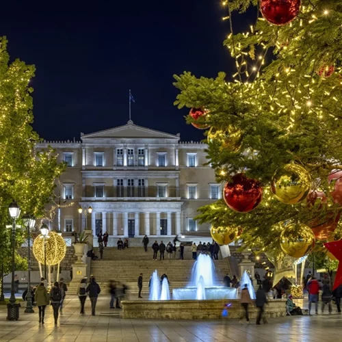 Εορταστικό ωράριο: Πώς θα λειτουργήσουν τα καταστήματα - Τι ισχύει για την παραμονή των Χριστουγέννων