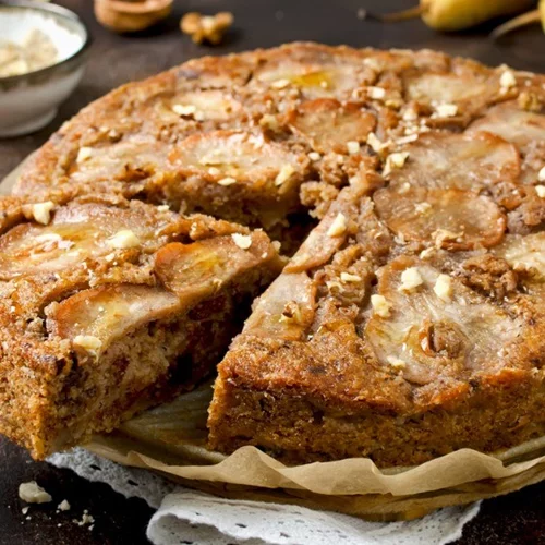 Εύκολο κέικ με ξηρούς καρπούς και αποξηραμένα φρούτα