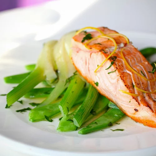 Συνταγή για σολομό πιπεράτο με φινόκιο