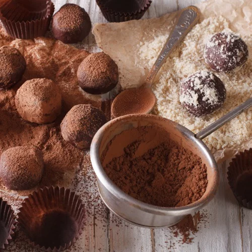 Συνταγή για τρουφάκια σοκολάτας χωρίς αλεύρι, χωρίς ψήσιμο και με ελάχιστη ζάχαρη