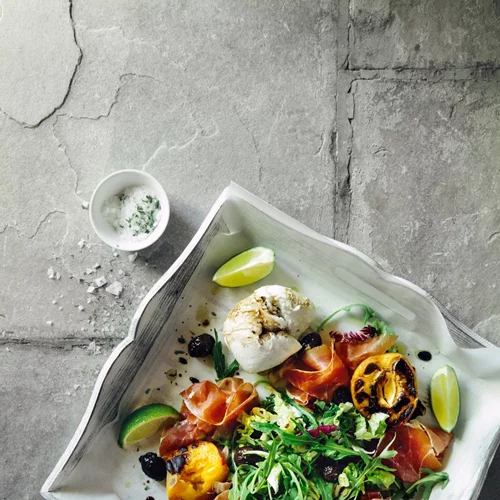 Σαλάτα με σπιτική μαγιονέζα και προσούτο