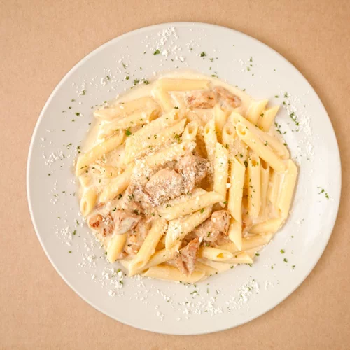Συνταγή για πένες με κοτόπουλο αλά κρεμ
