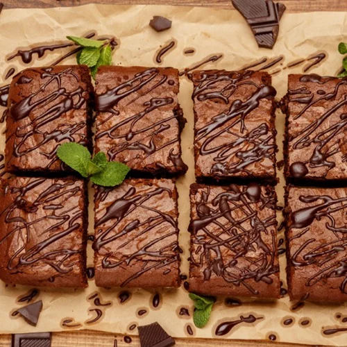 Η αγαπημένη vegan συνταγή για κέικ σοκολάτας χωρίς αυγά, χωρίς βούτυρο και ελάχιστη ζάχαρη