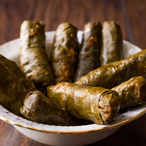 Ντολμάδες γιαλαντζί | Η πιο χαρακτηριστική νηστίσιμη συνταγή