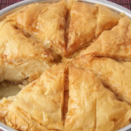 Συνταγή για γαλακτομπούρεκο | Το πιο αντιπροσωπευτικό γλυκό της Τσικνοπέμπτης