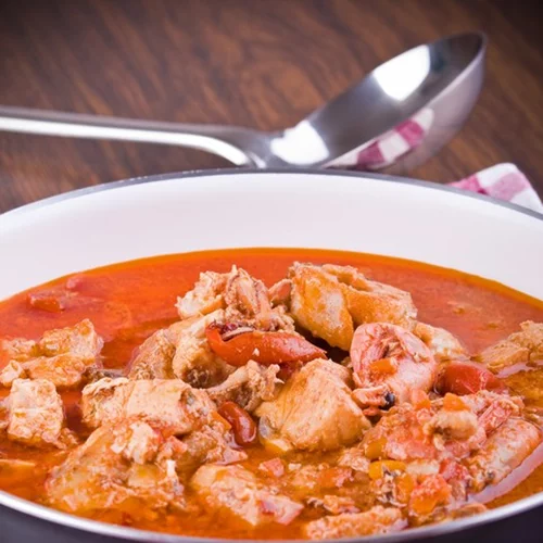 Συνταγή για σουπιές με κόκκινη σάλτσα